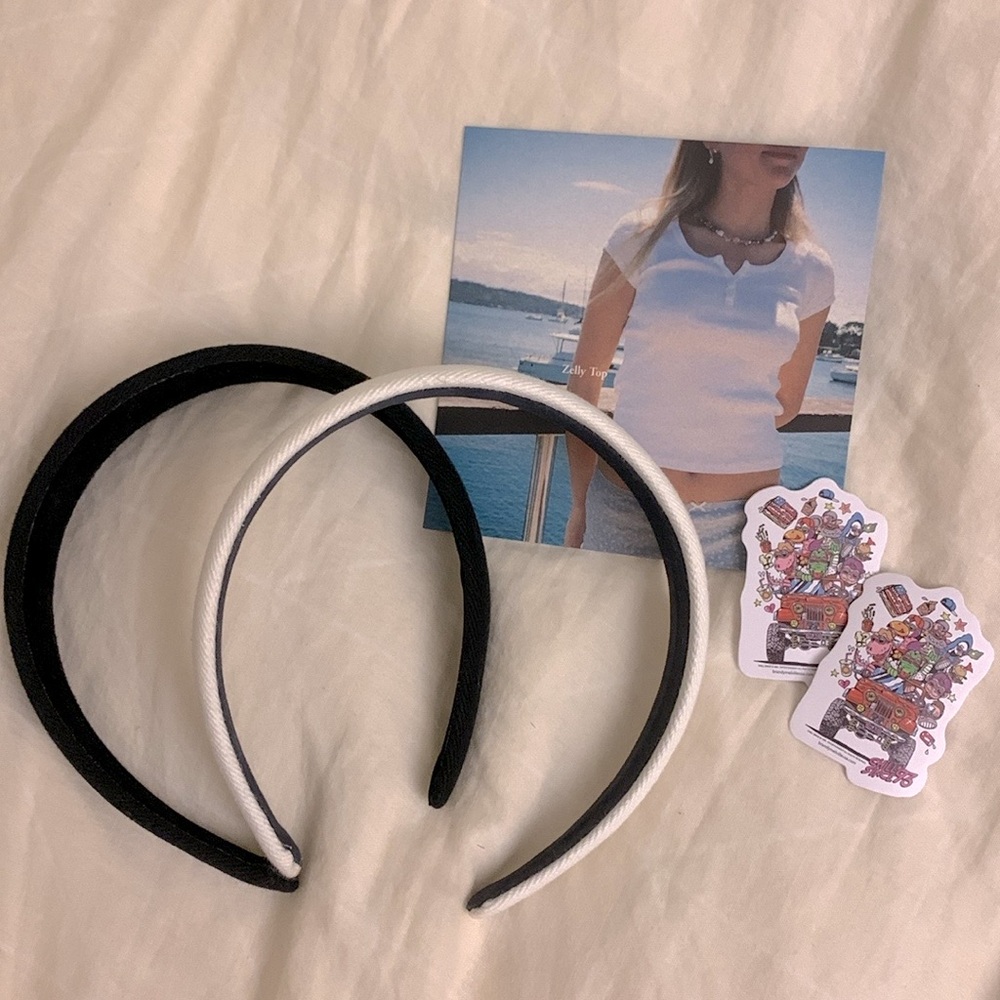 Bundle of 2 brandy Melville headbands! Black & white